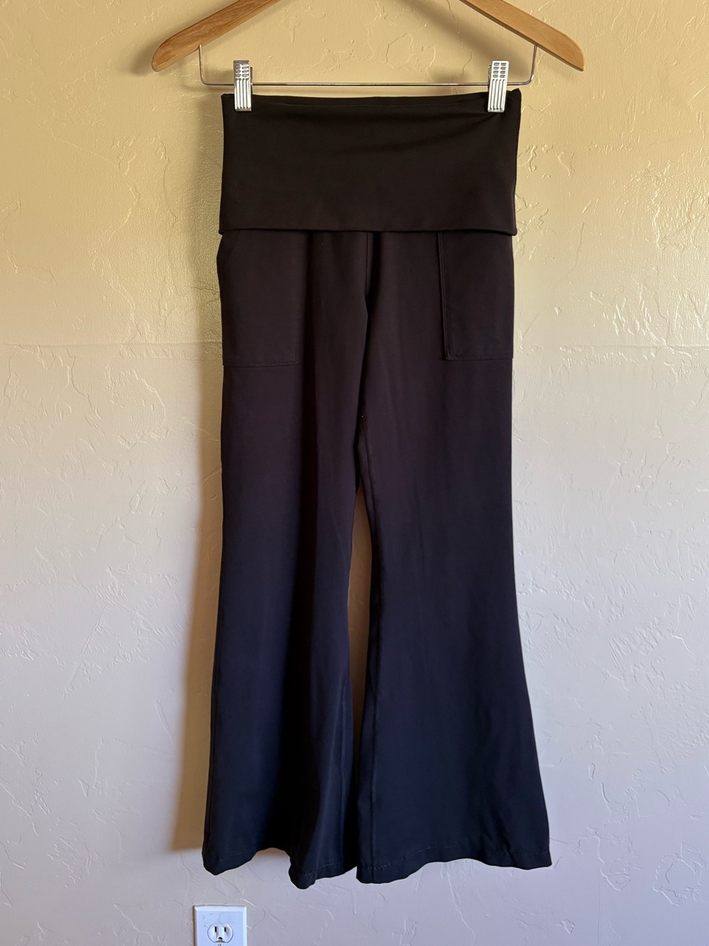 Aerie Fold Over Flare High Rise The Hugger Black Yoga Pants Leggings Size Small